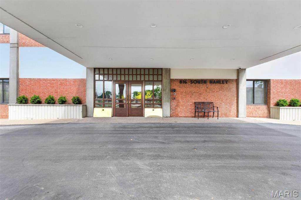 816 Hanley Road - Photo 1