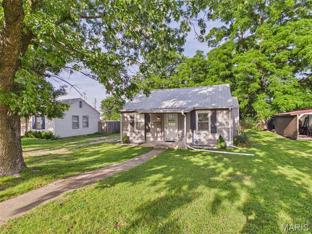 1127 Beverly Drive - Photo 1
