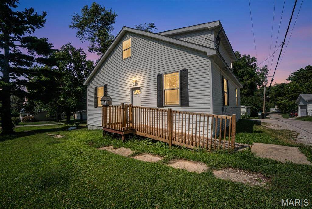 251 7th Street - Photo 1
