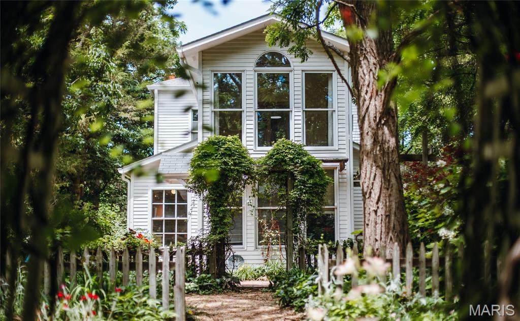 618 Salem Avenue - Photo 1