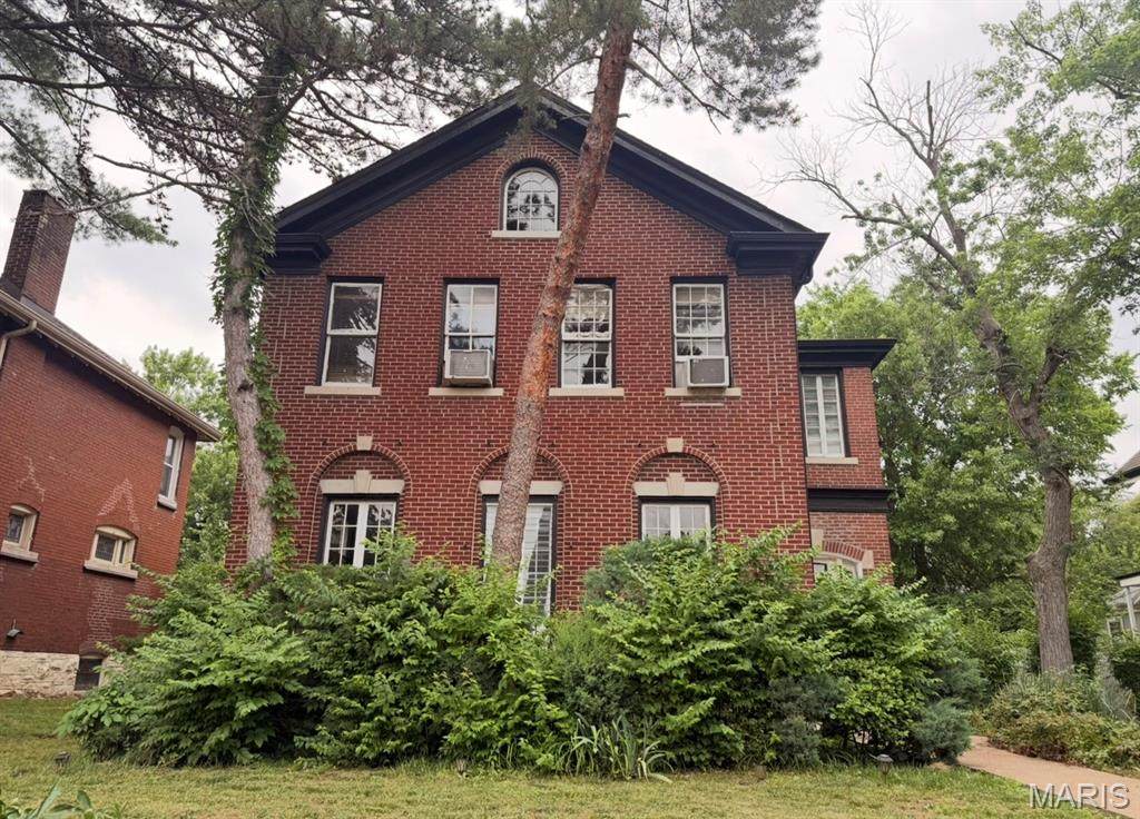 6133 Waterman Boulevard - Photo 1