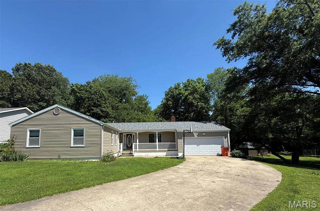 1327 Morning Glory Drive - Photo 1