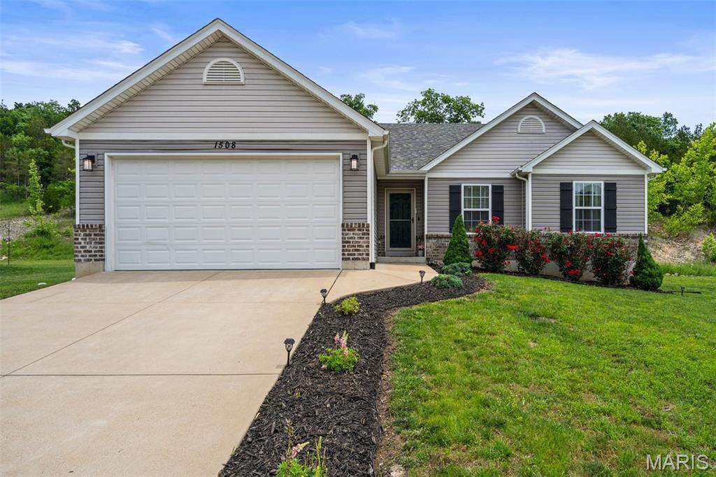 1508 St Charles - Photo 1