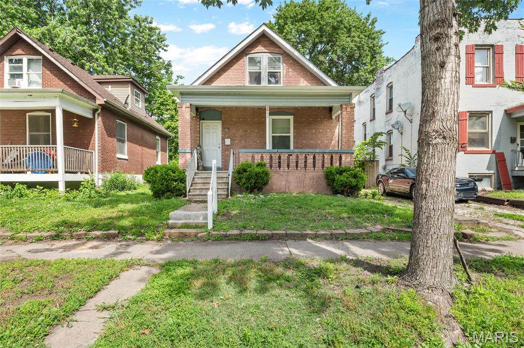 2411 Benton - Photo 1