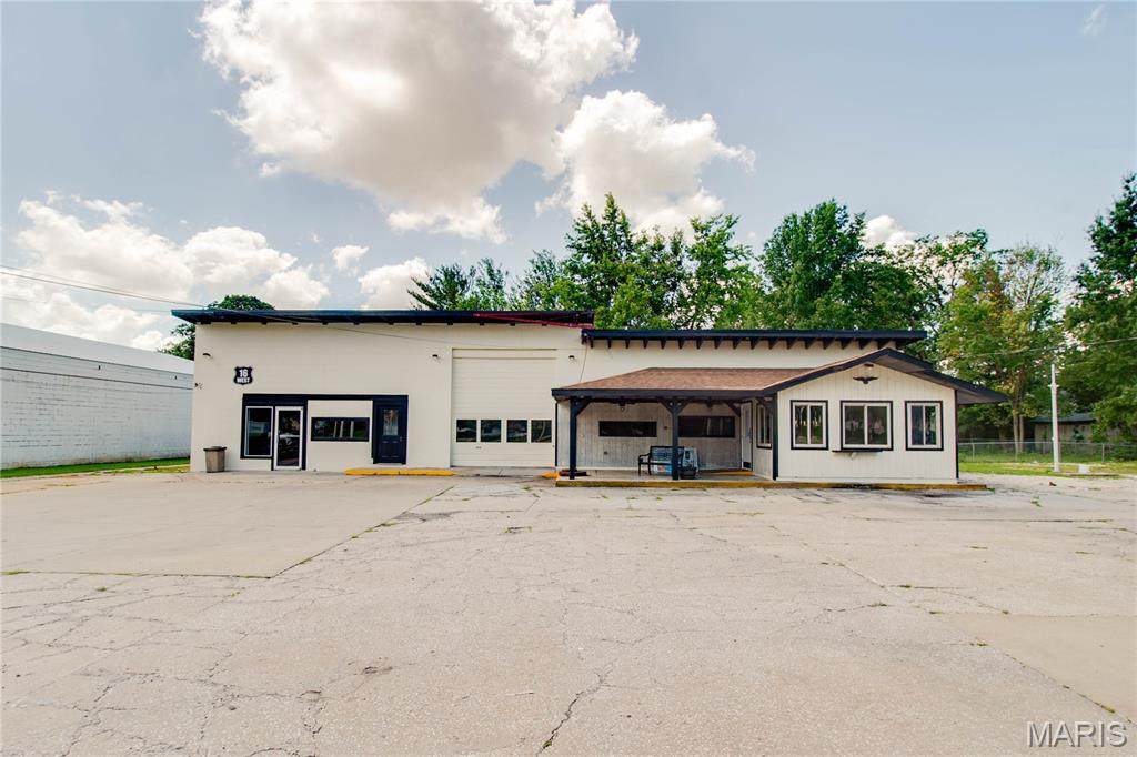 406 Carpenter Street - Photo 1