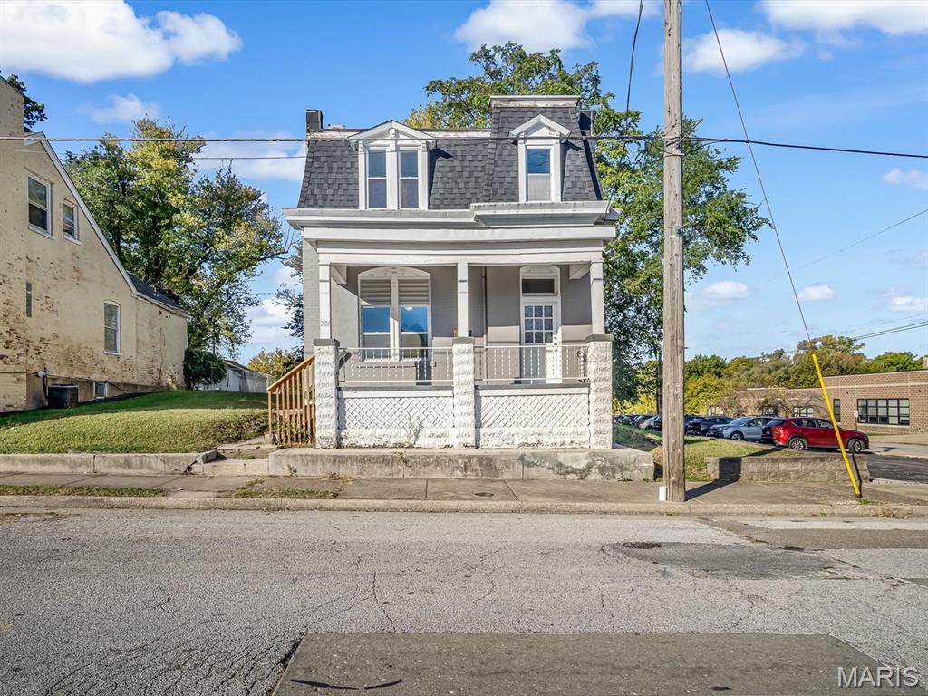 221 2nd Street - Photo 1