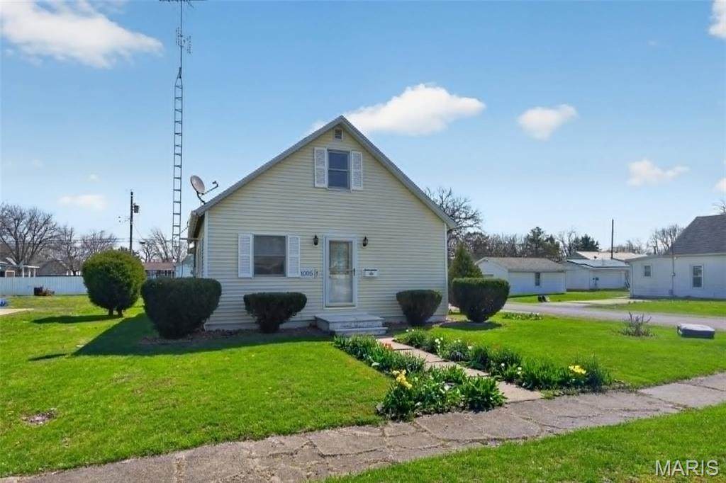 1005 Macoupin Street - Photo 1