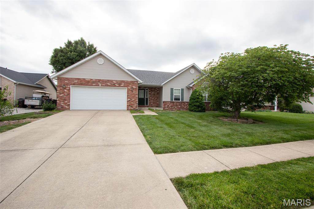 9 Pinebrooke - Photo 1