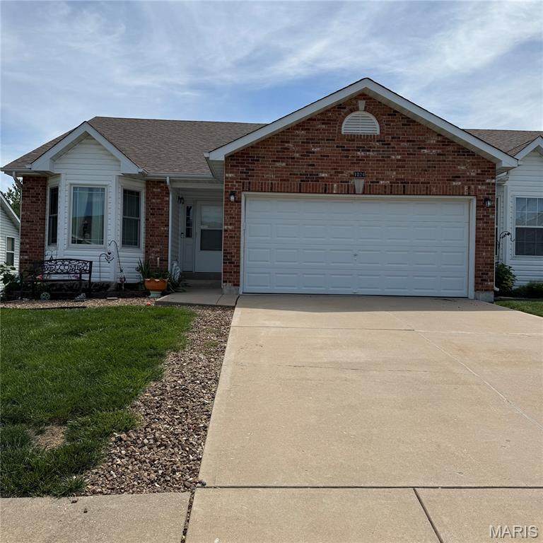 1024 Pin Oak Drive - Photo 1