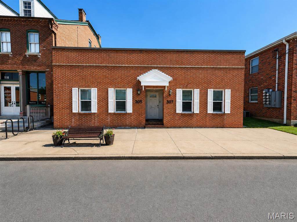 305 Rue Saint Francois Street - Photo 1