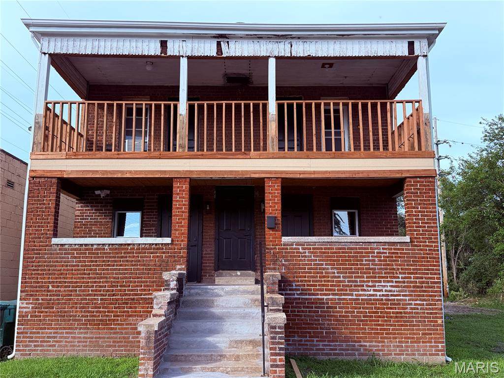 1905 Bond Avenue - Photo 1