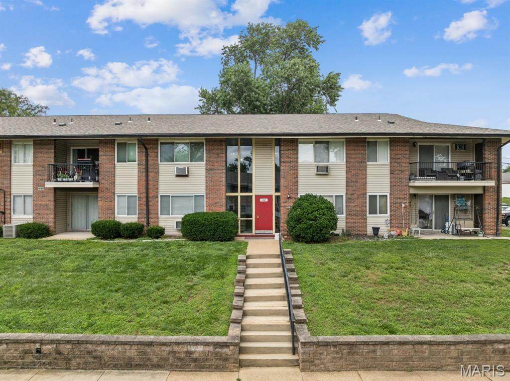 9047 Villaridge Court - Photo 1