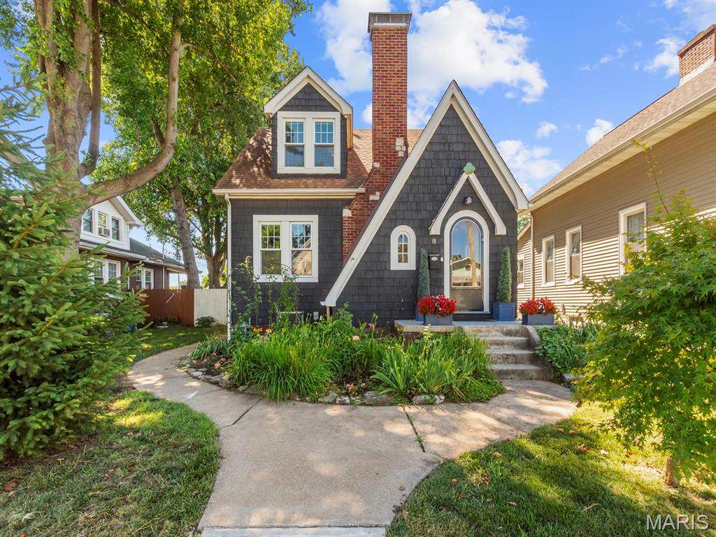 18 52nd Street - Photo 1