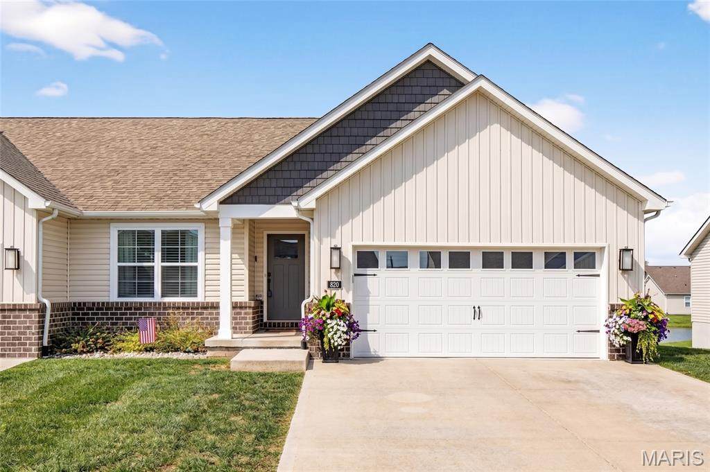 820 Applewood Creek Drive - Photo 1