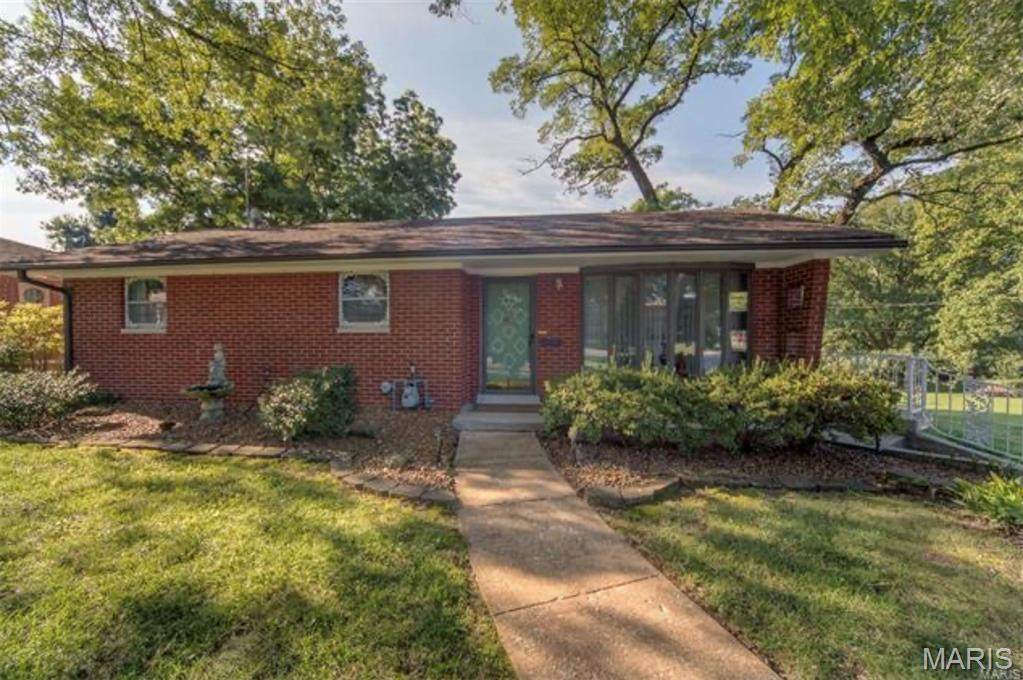 18 Dorchester Drive - Photo 1