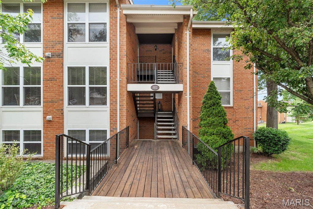 1932 Greenglen Drive - Photo 1