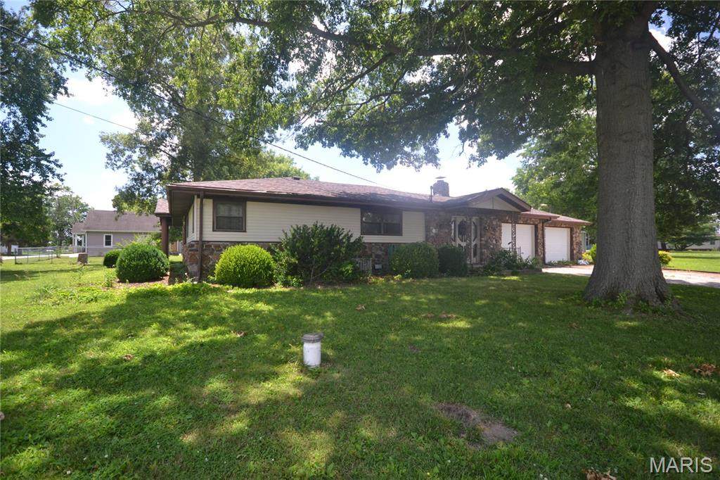319 Old Floraville Road - Photo 1