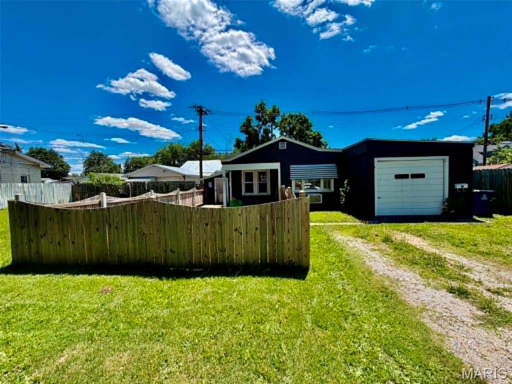 852 Penning Avenue - Photo 1