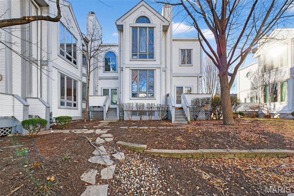 28 Columbus Square Drive - Photo 1