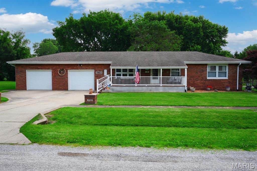 702 4th Street - Photo 1
