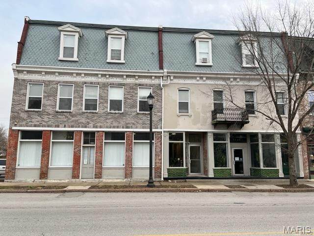 7714 Broadway - Photo 1