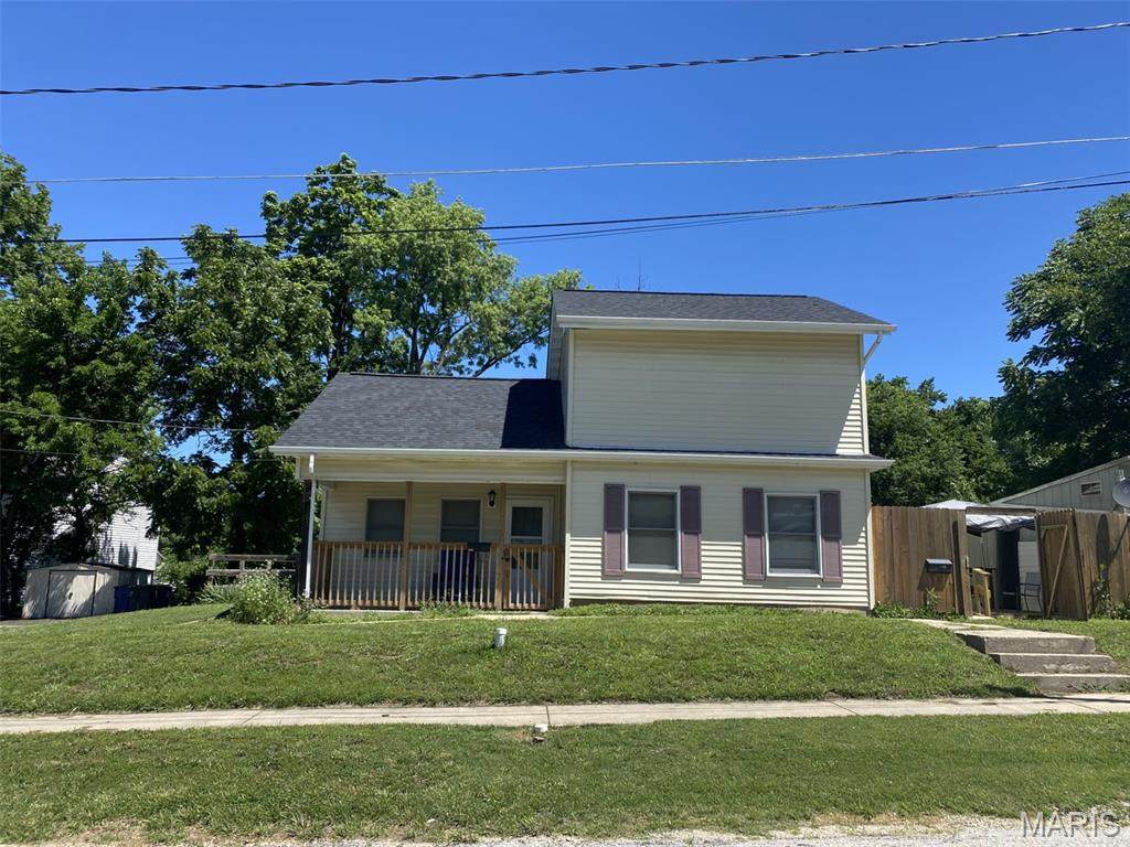 105 Oak Street - Photo 1