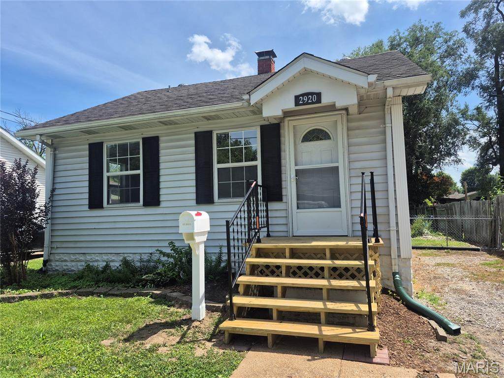 2920 Pershing Boulevard - Photo 1