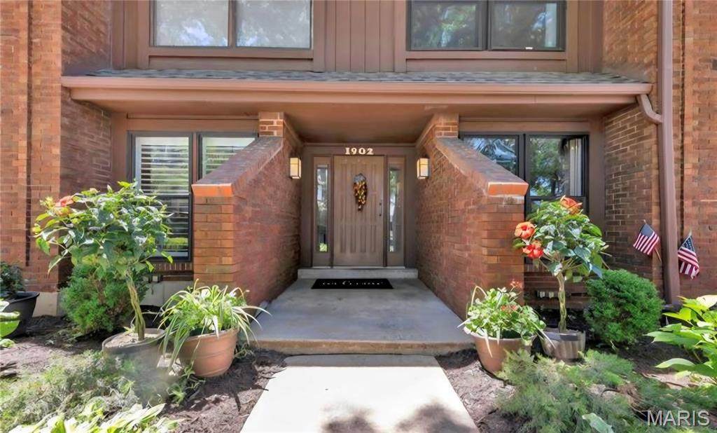1902 Meadowtree Lane - Photo 1