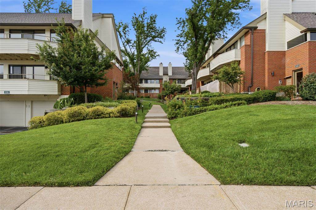 5575 Waterman Boulevard - Photo 1
