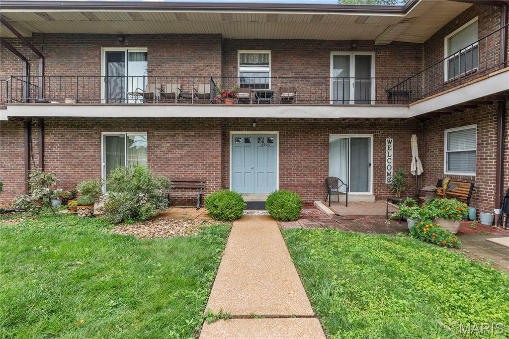 6923 Colonial Woods Drive - Photo 1