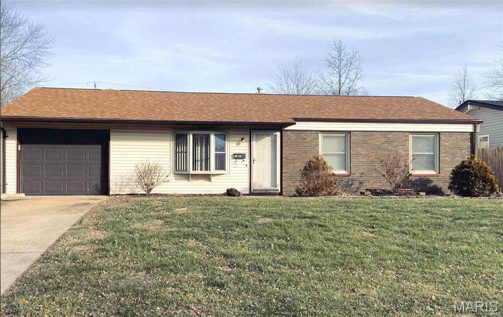 308 Amhurst Drive - Photo 1