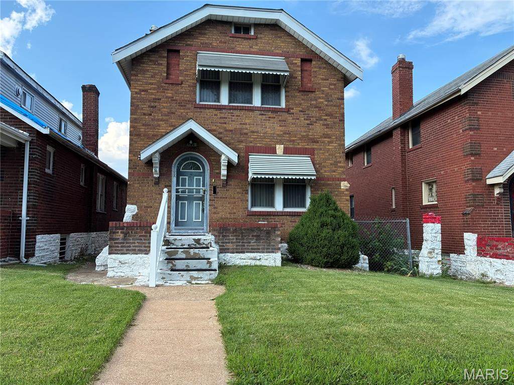 4877 Calvin Avenue - Photo 1