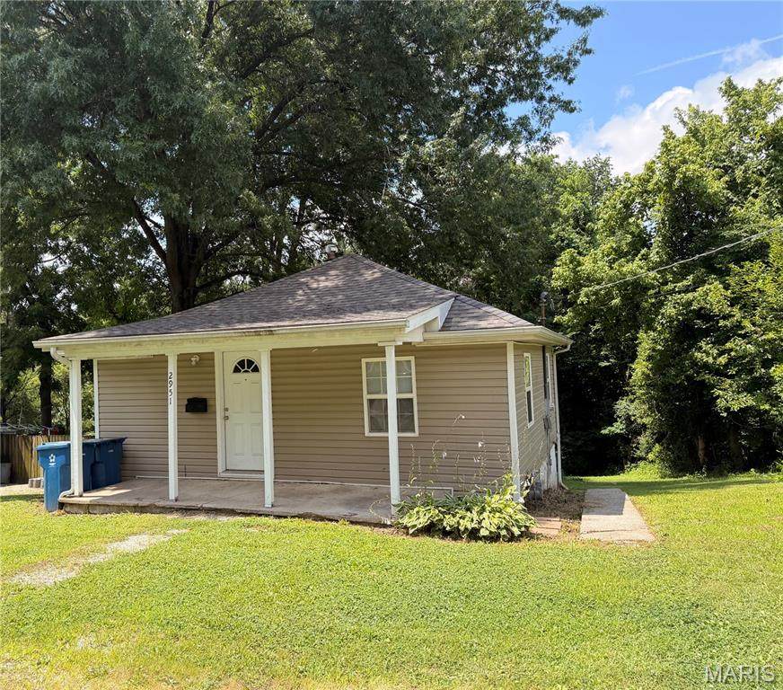 2951 Hillcrest Avenue - Photo 1