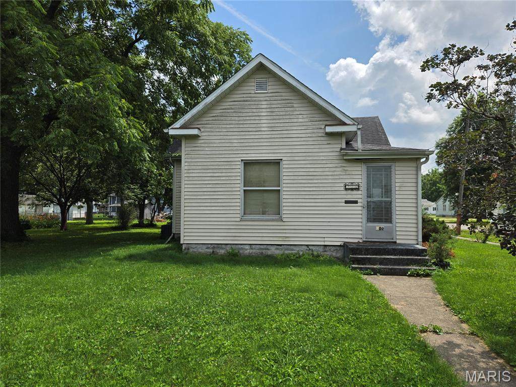 700 Montgomery Street - Photo 1
