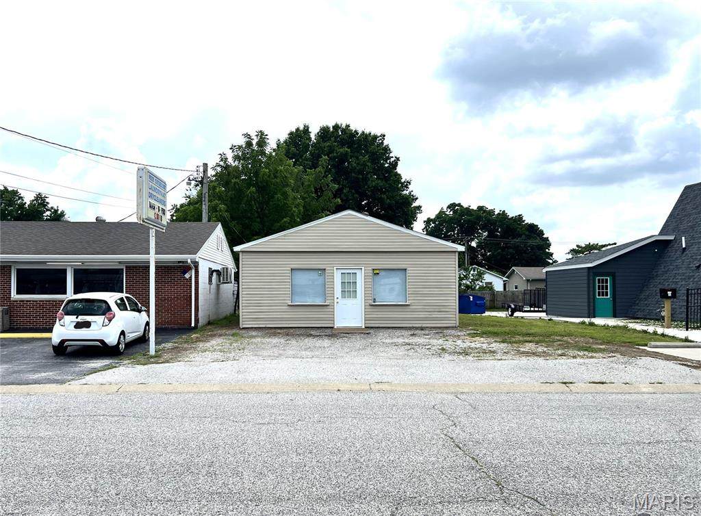 122 Bethalto Boulevard - Photo 1