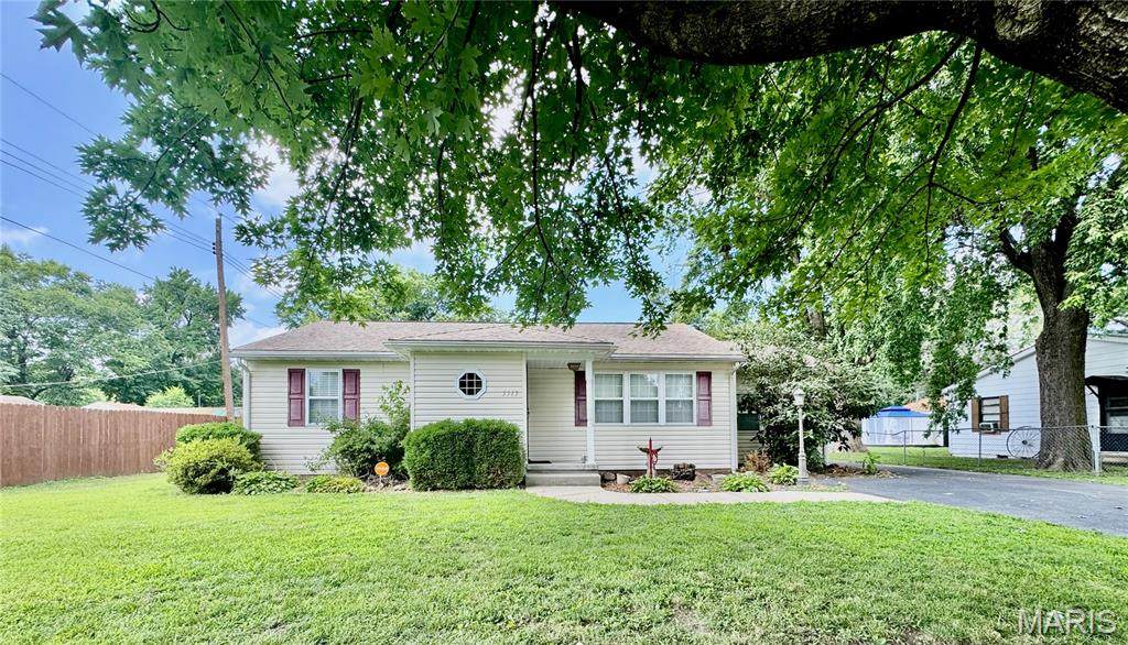 5513 Pontiac Drive - Photo 1