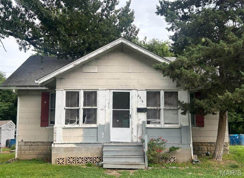 2916 Sanford Avenue - Photo 1