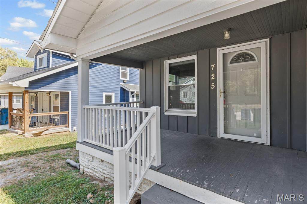 725 Park Drive - Photo 1