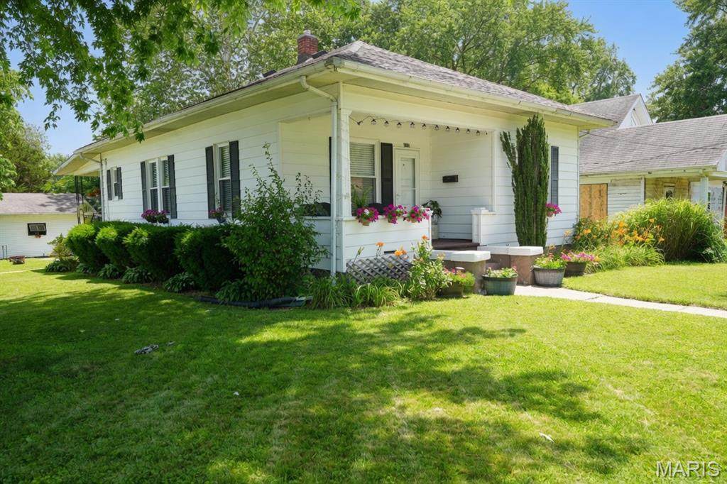 610 4th Street - Photo 1