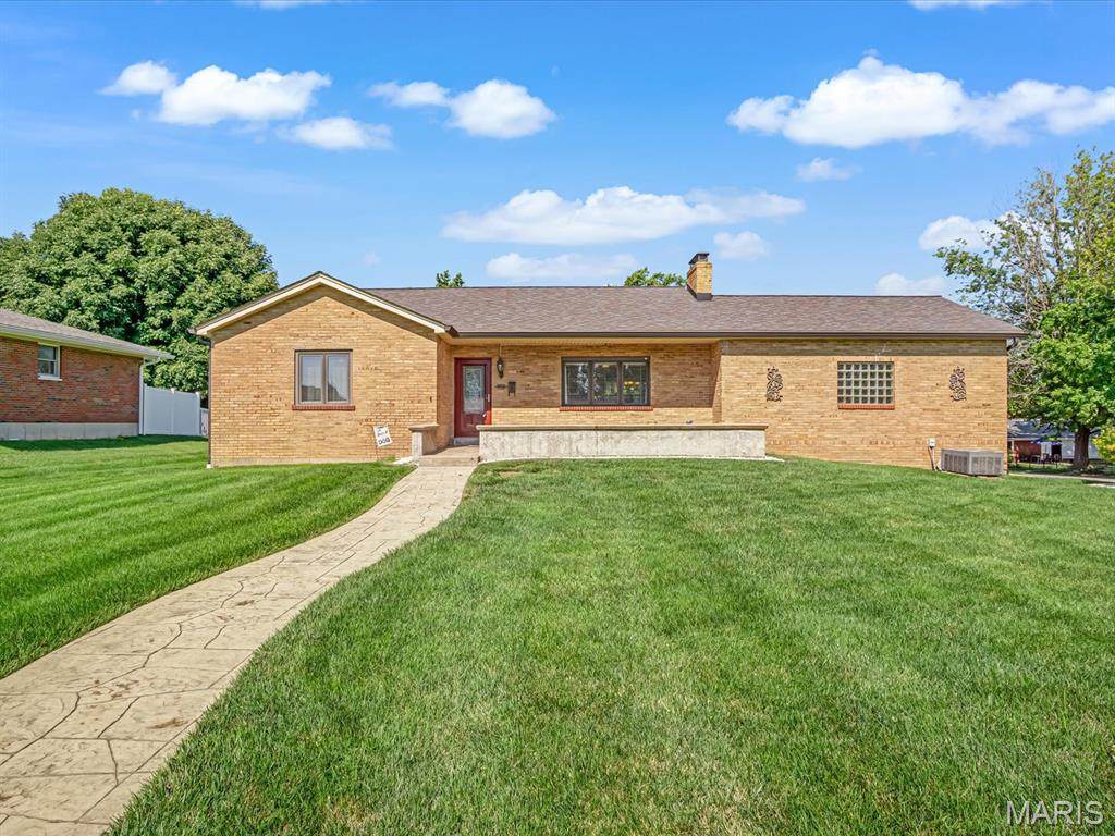 719 Waterloo Drive - Photo 1