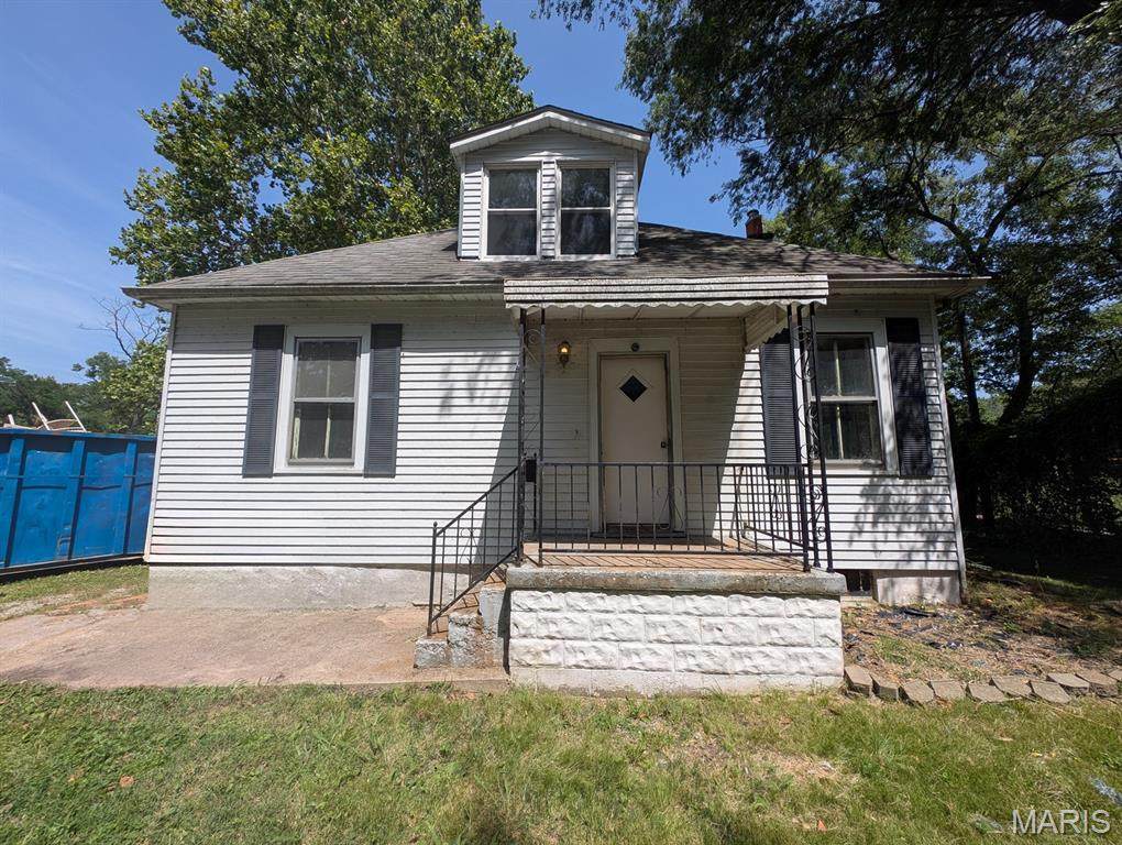 612 6th Street - Photo 1