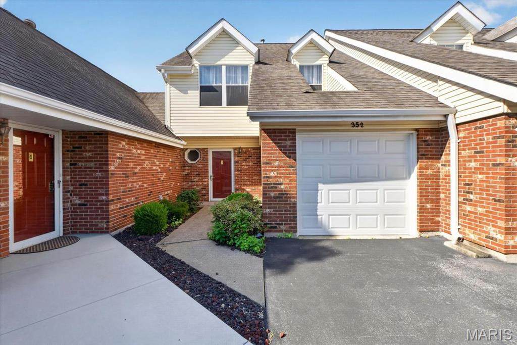 352 Windsor Place - Photo 1