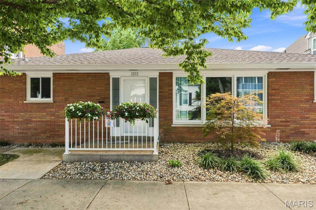 1212 Main St - Photo 1