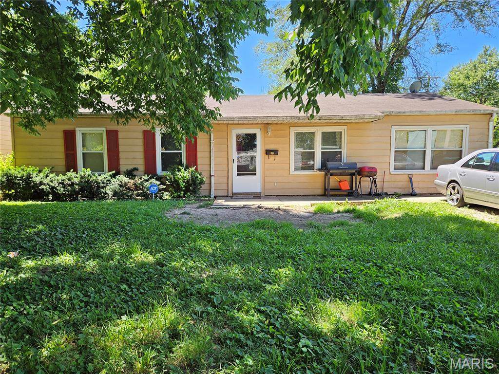 23 Westwood Drive - Photo 1