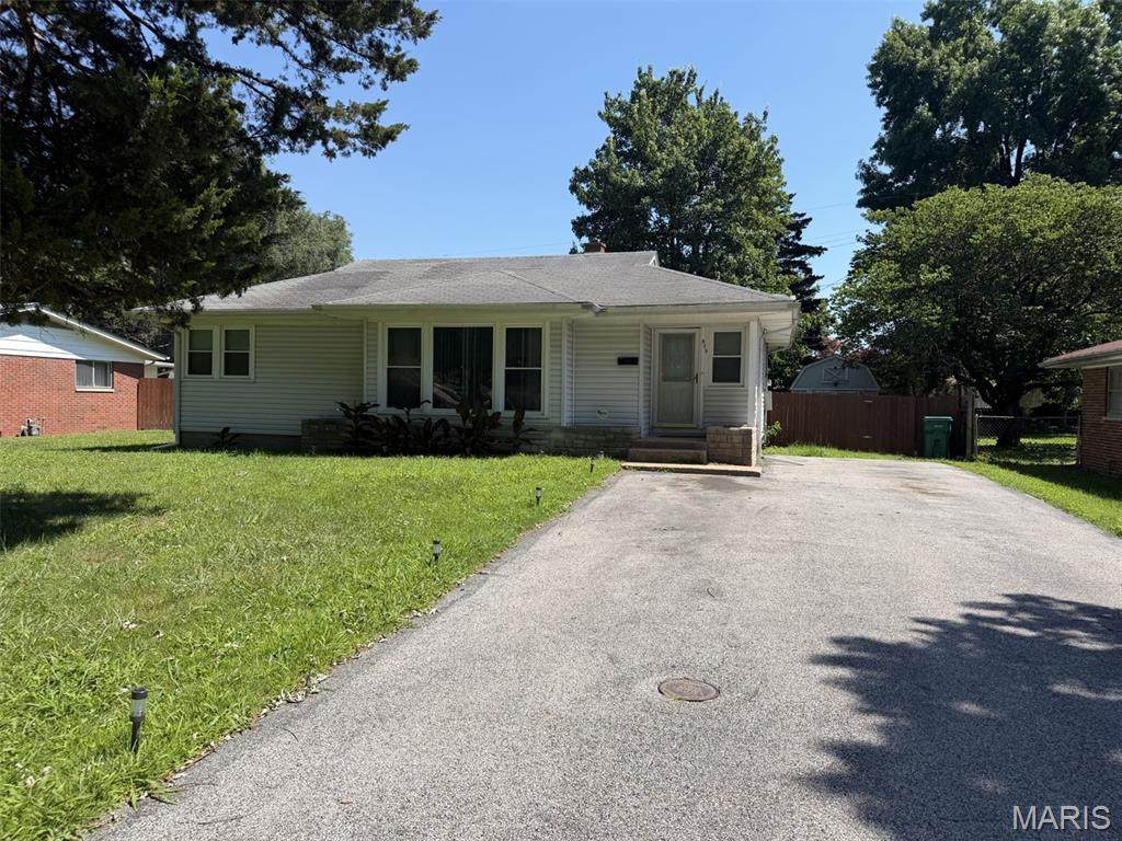 805 Joliet Drive - Photo 1