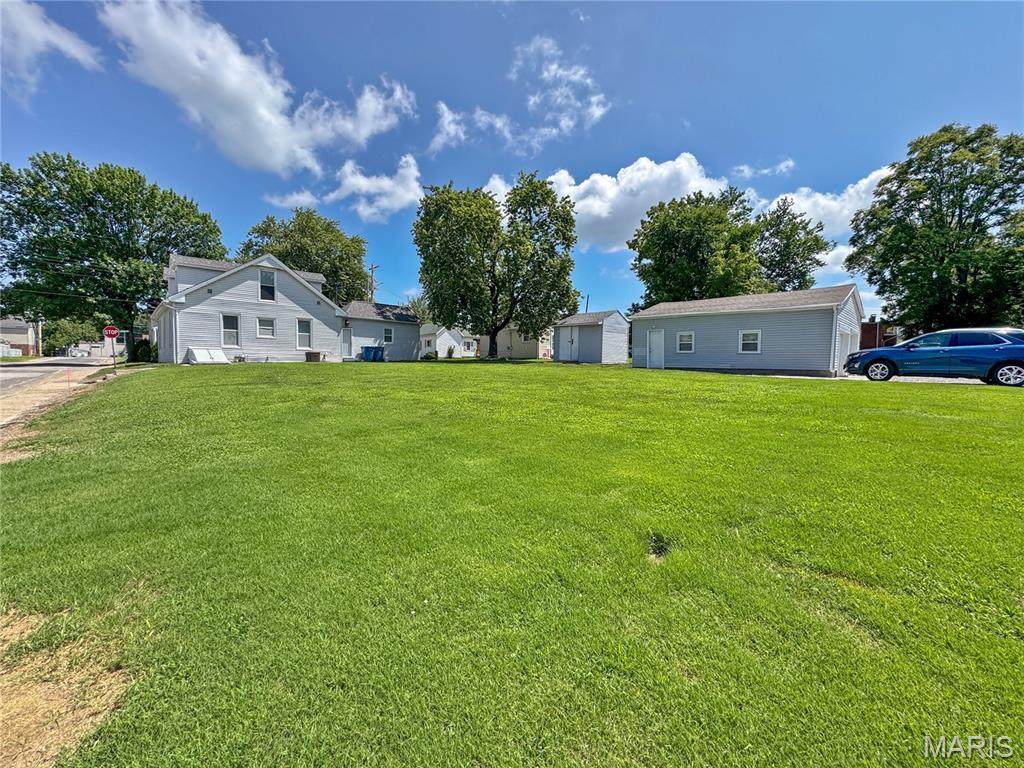 118 Center Street - Photo 1