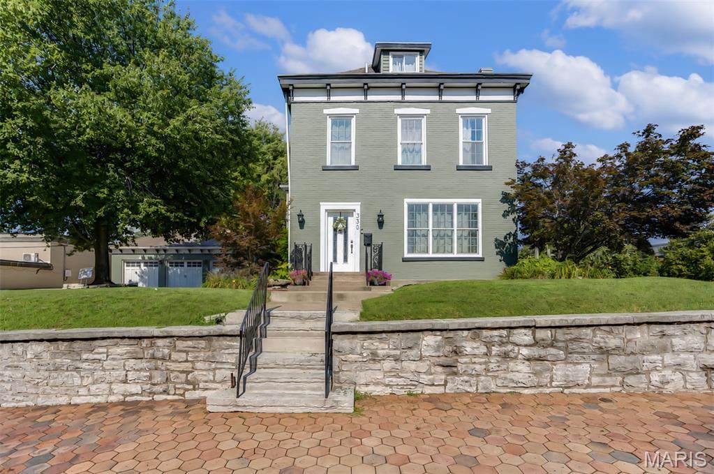 330 Alby Street - Photo 1