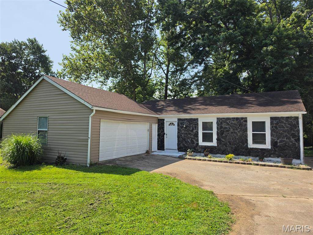 726 Lake Avenue - Photo 1