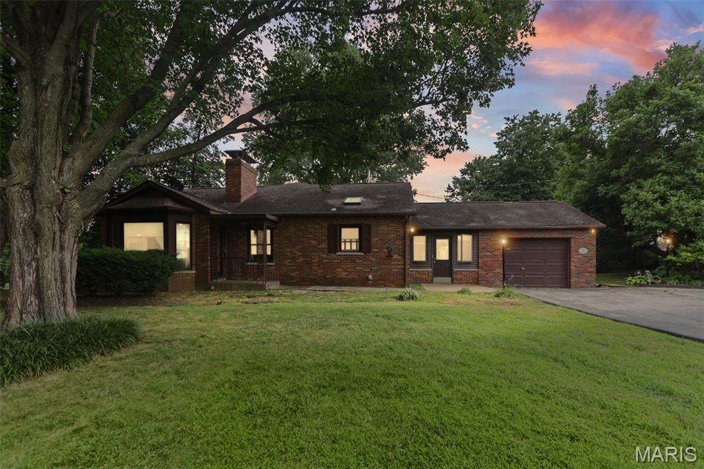 8 Linden Drive - Photo 1