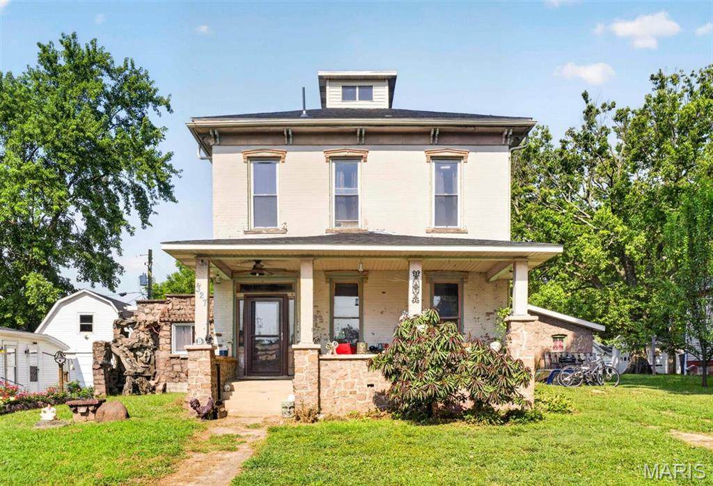 327 3rd Street - Photo 1